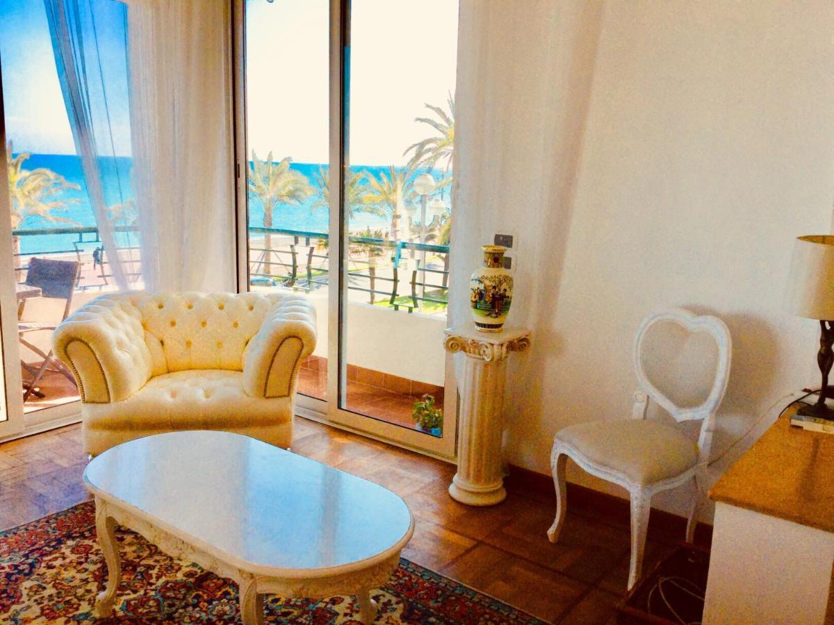 Endless Stunning Mediterranean Sea Views Promenade Des Anglais Nice Exteriér fotografie