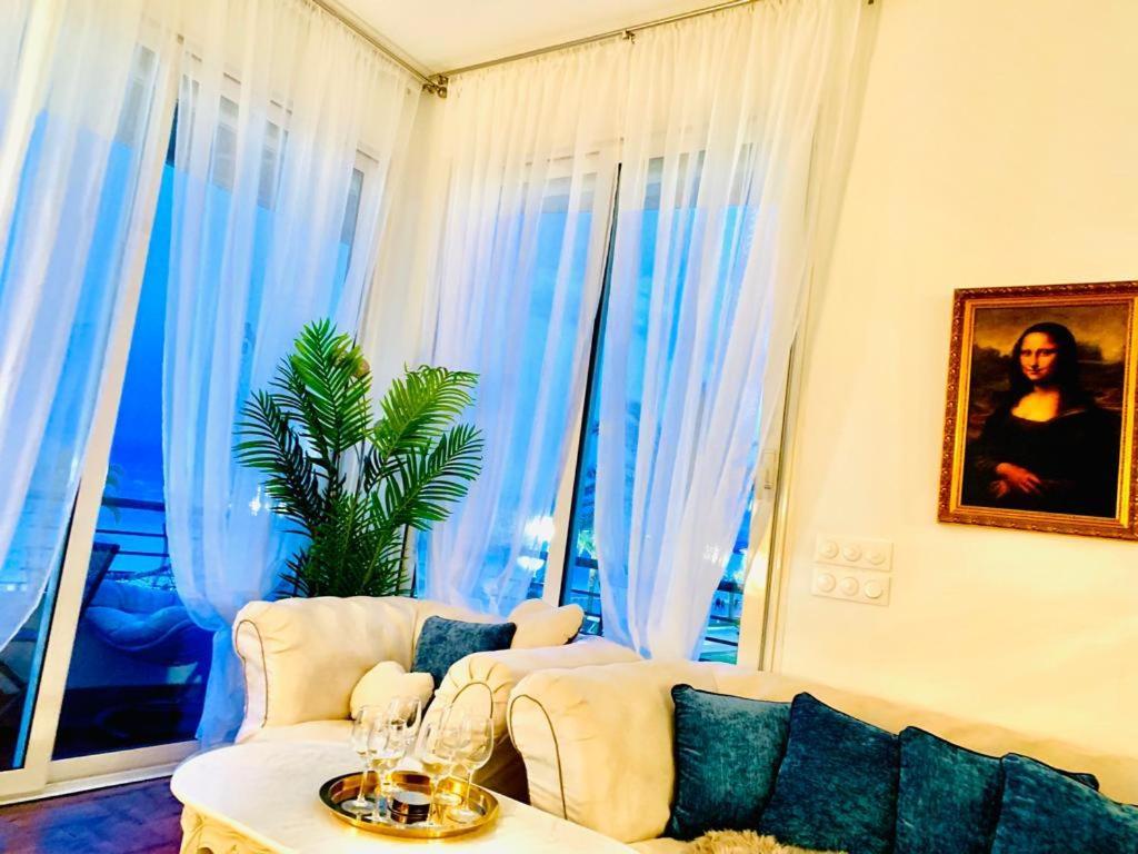 Endless Stunning Mediterranean Sea Views Promenade Des Anglais Nice Exteriér fotografie